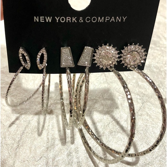 NEW YORK & CO 6pc Silver Hoop/Stud rhinestone Earring Set various sizes NWT - Picture 4 of 8
